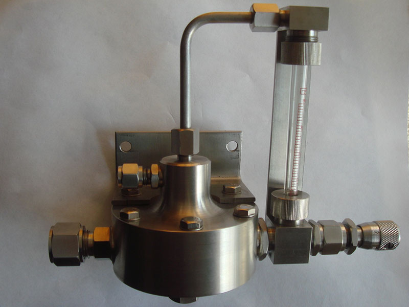 Precision flow regulator